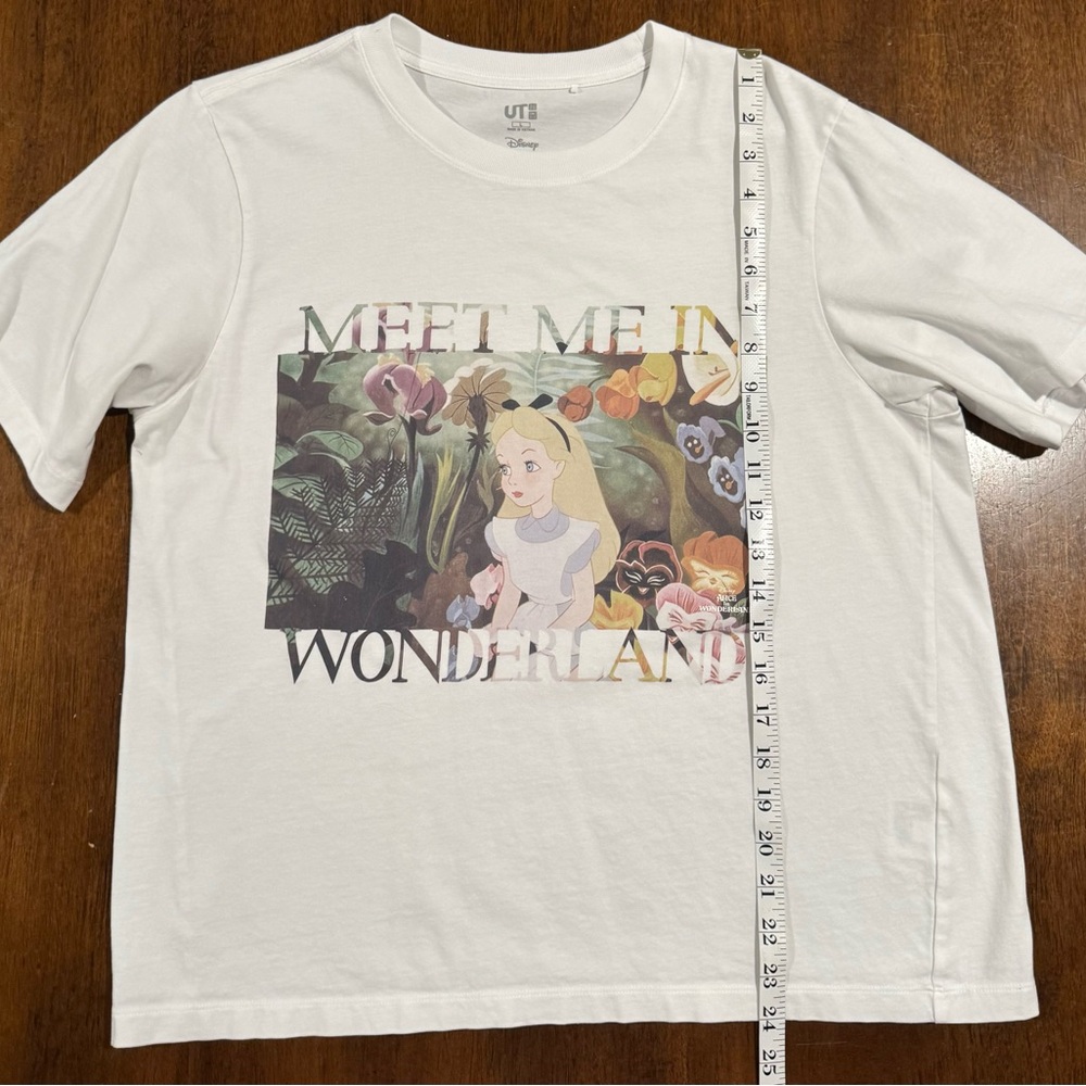Disney Uniqlo Alice in Wonderland Shirt - Large - Picture 4 of 7